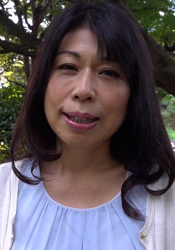 上品な雰囲気の熟女が旦那さんとのセックスレスに耐えかねてAV撮影で発散！容姿からは想像できないドスケベSEX！