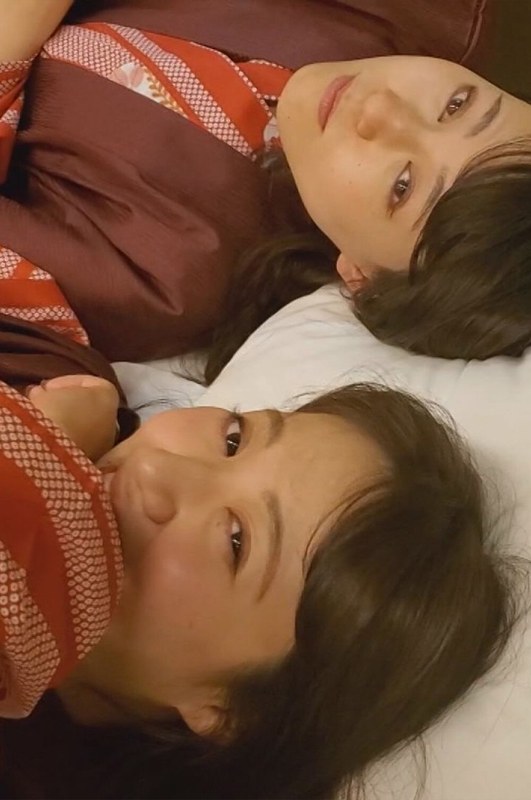 旅行で気が緩んだ人妻社員たちとの爛れきった一夜
